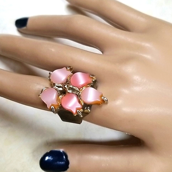 Repurposed Hand Crafted Vintage 1950s Thermoset Adjustable Ring - Picture 4 of 12